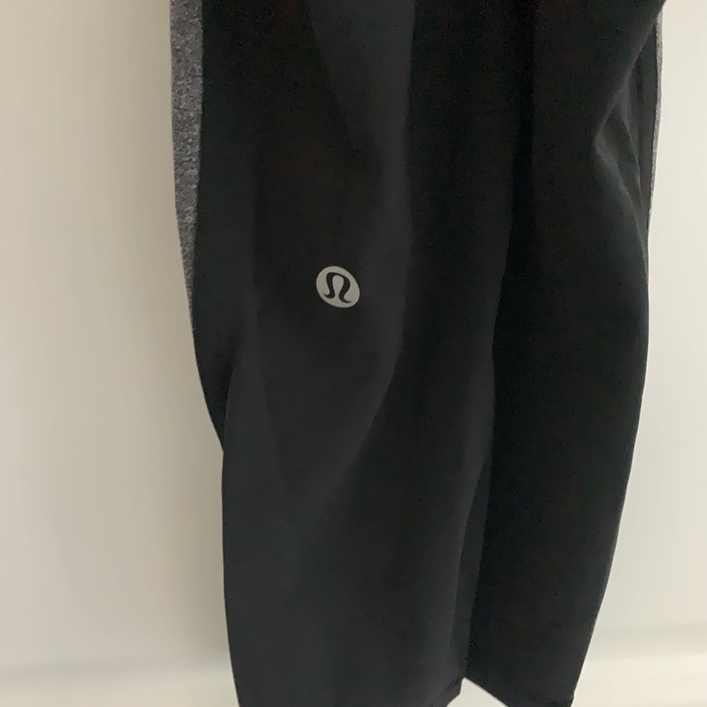 Lululemon legging - Picture 2 of 4